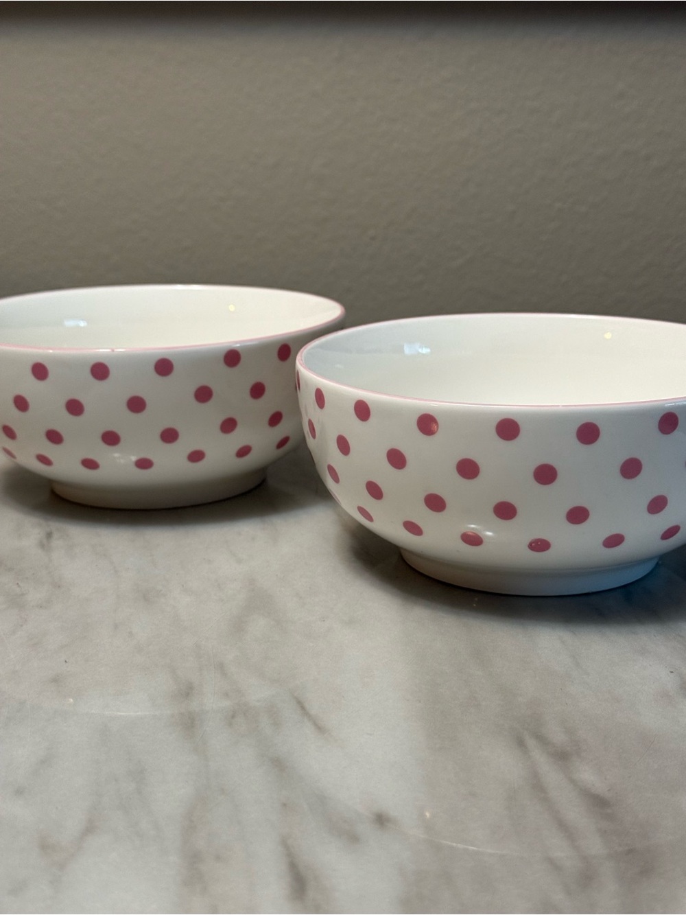Hello Kitty Set of 2 Ceramic Polka Dot Bowls White/Pink Microwave Safe 27oz